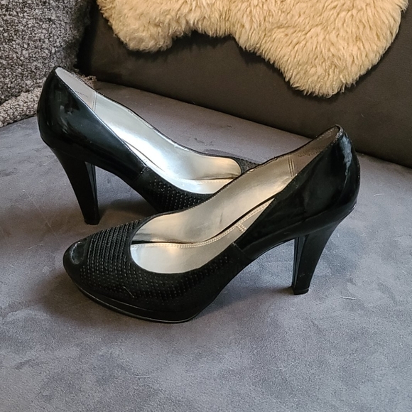 Shoes - Picture 2 of 2